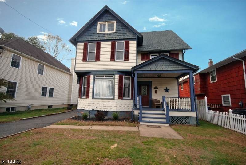 589 Mountain Ave - Photo 1