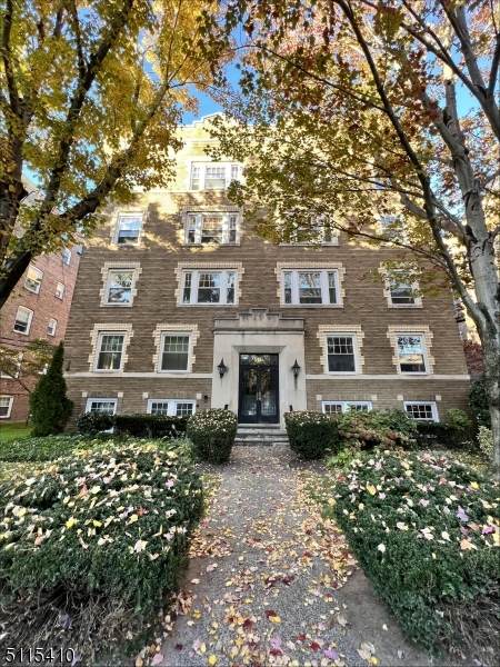 49 Park Ave - Photo 1