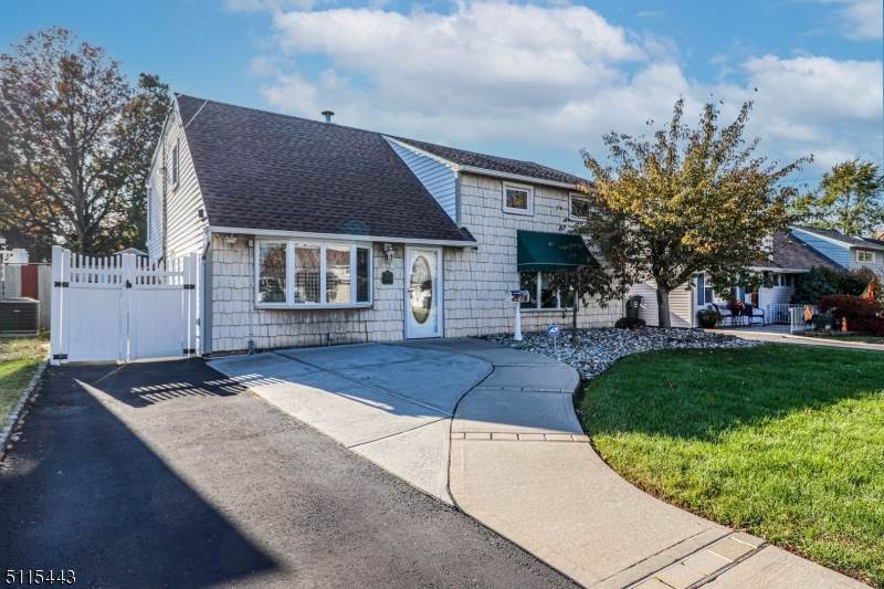 113 Grand Ave - Photo 1