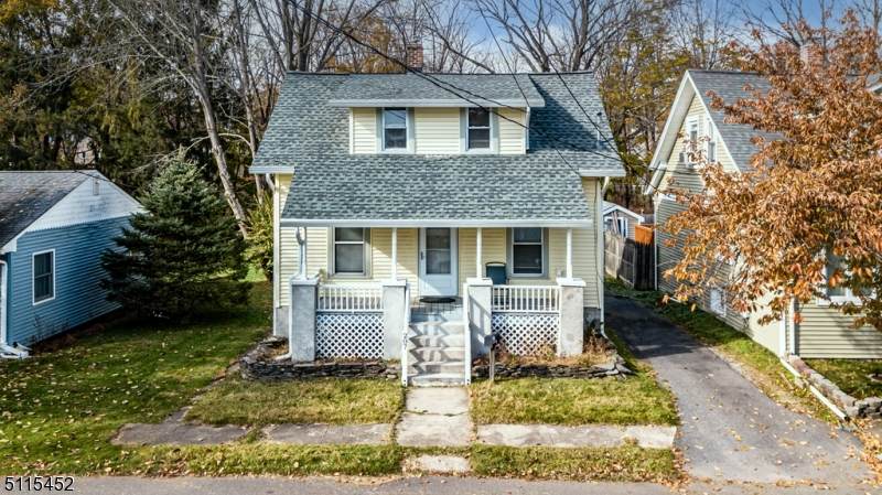 207 Park Ave - Photo 1