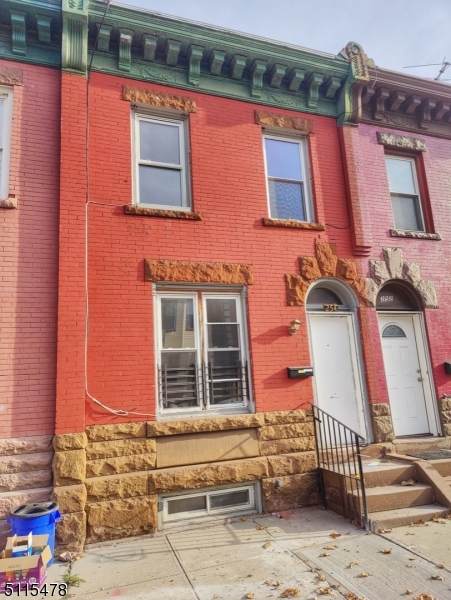 254 N 19Th St - Photo 1