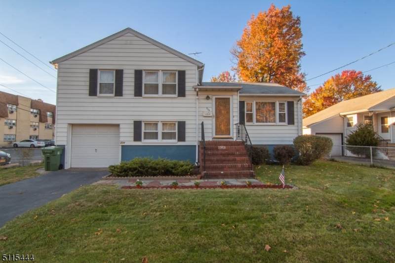 234 West Munsell Avenue - Photo 1