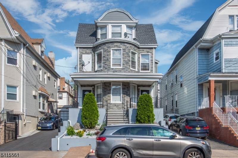 269 Parker St - Photo 1
