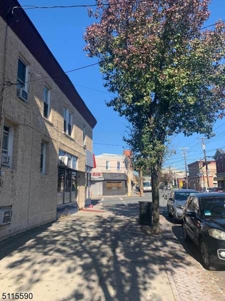 165 Hudson St - Photo 1