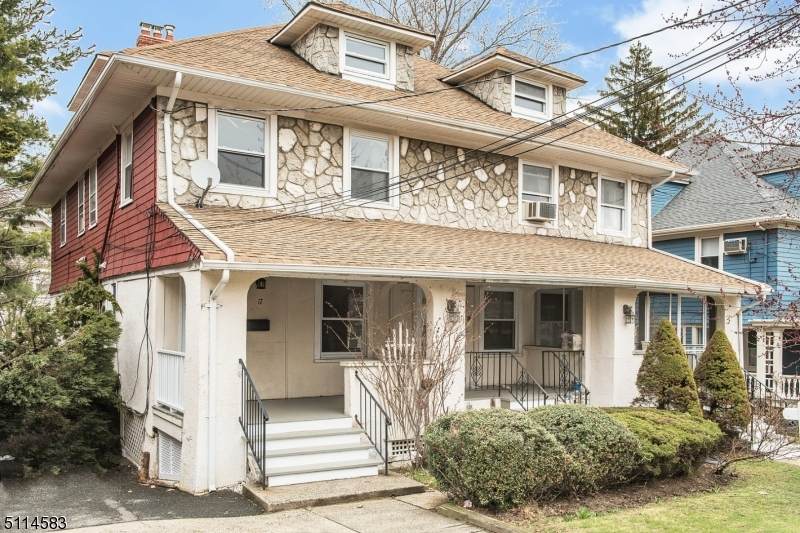15 Hawthorne Pl - Photo 1