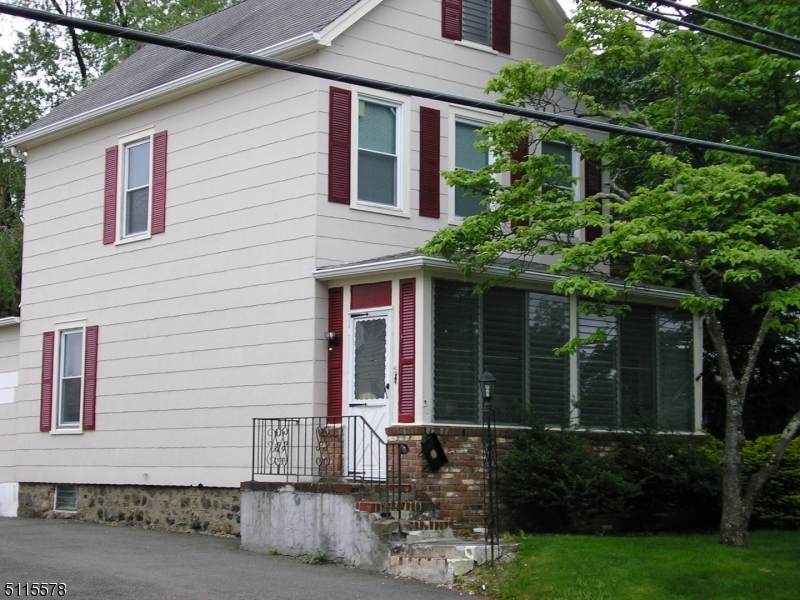 32 Roosevelt Ave - Photo 1
