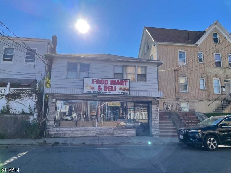 174 Macarthur Ave - Photo 1