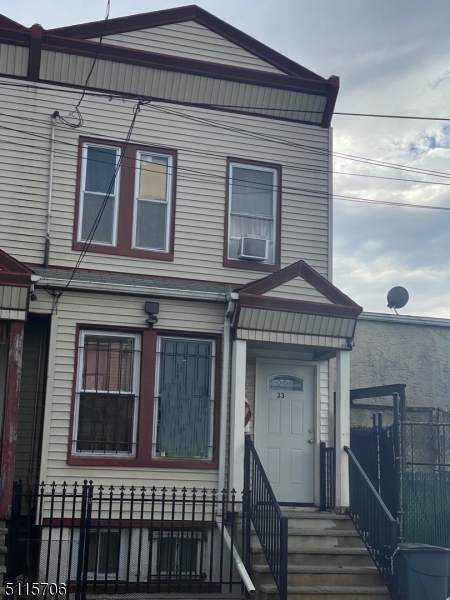 33 Emmet St - Photo 1