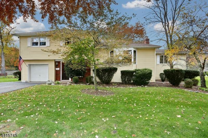 453 Evergreen Pl - Photo 1