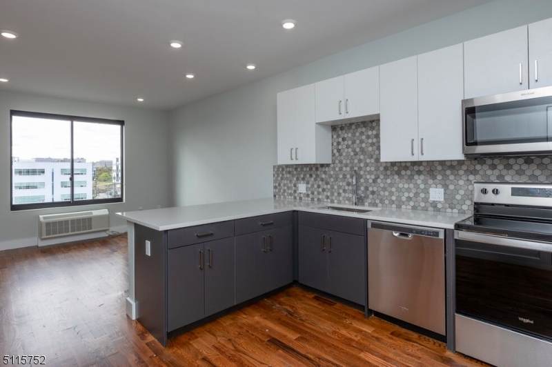 270 Orange St - Photo 1