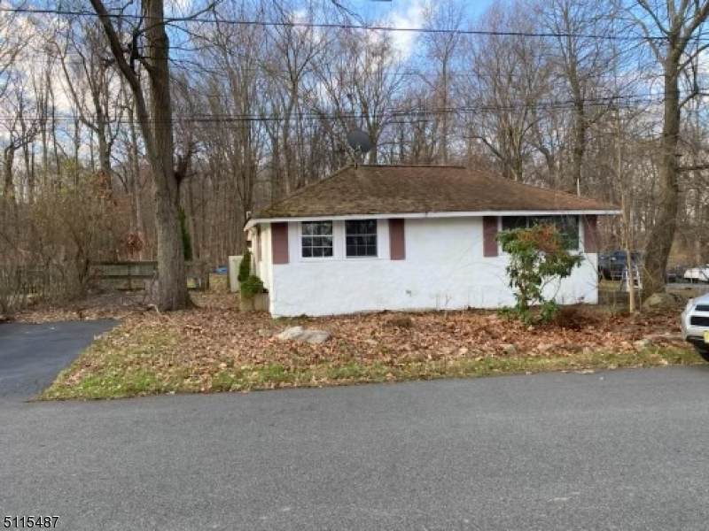29 Tennis Rd - Photo 1