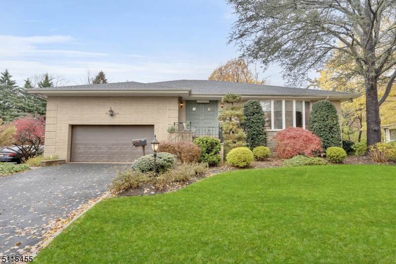 726 Amaryllis Ave - Photo 1