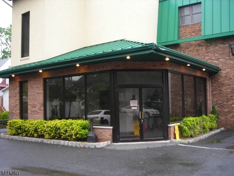 670 Franklin Ave - Photo 1
