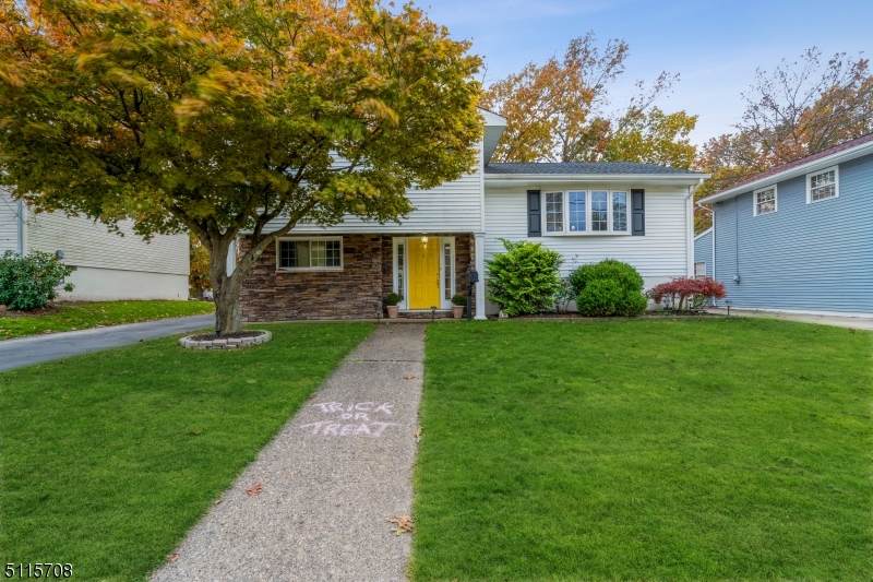 241 Sherwood Ave - Photo 1