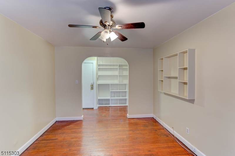 275 Lehigh Ave - Photo 1