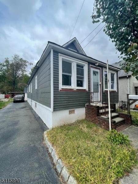 183 Woodbridge Ave - Photo 1