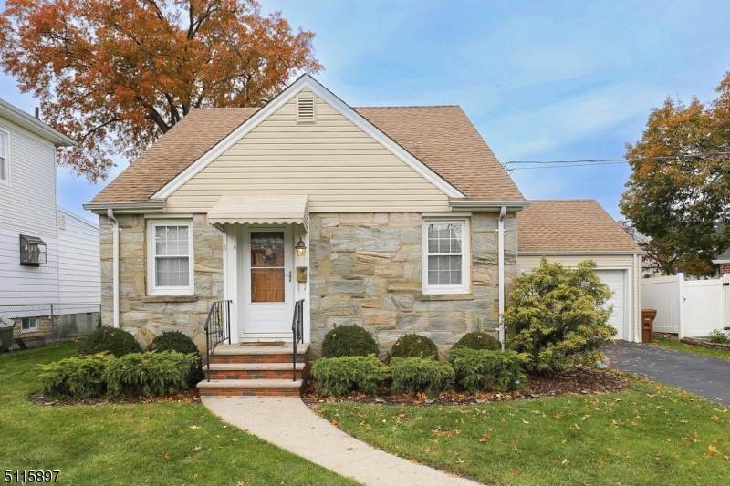 54 Palisade Rd - Photo 1