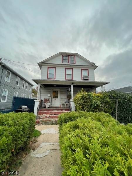 302 Bergen St - Photo 1