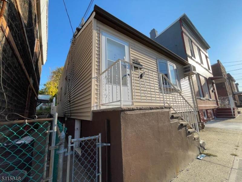 6902 Durham Ave - Photo 1