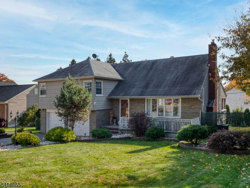 713 Roessner Dr - Photo 1