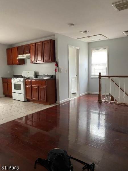 16 Harding Ter - Photo 1