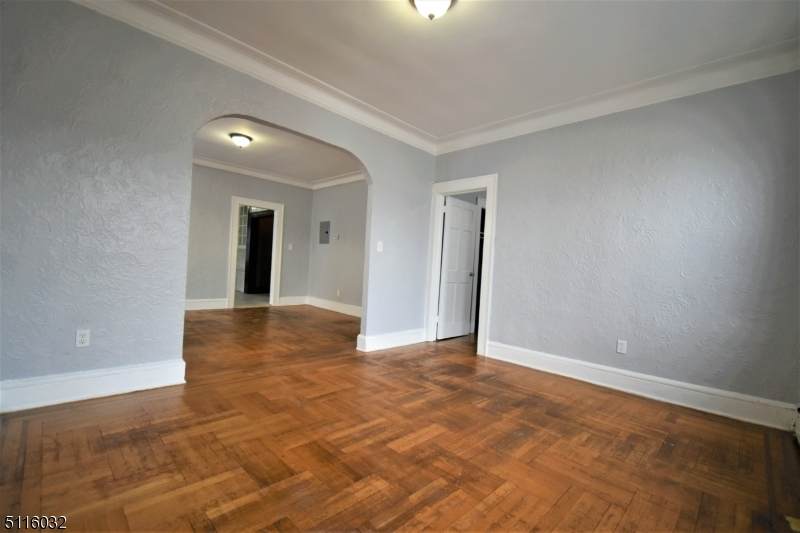 352 Wainwright St. - Photo 1