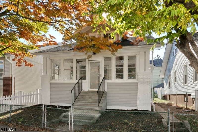 360 9Th Ave - Photo 1