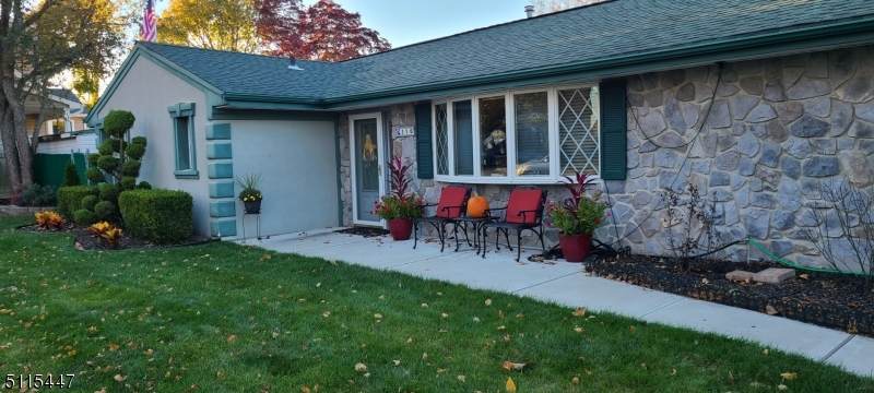 110 Luke St - Photo 1