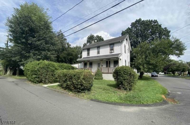180 Railroad Ave - Photo 1