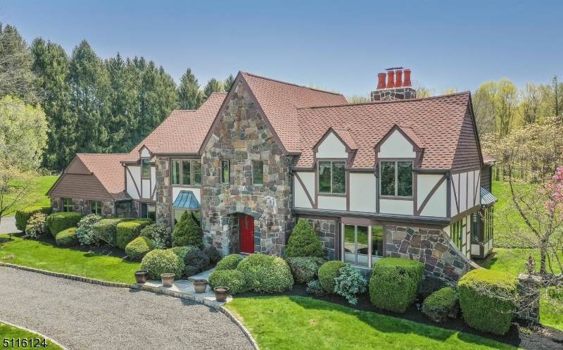 6 Kerby Ln - Photo 1