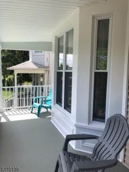 113 Maple Ave - Photo 1