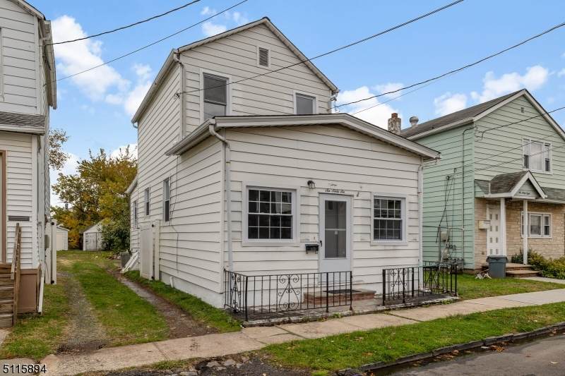 666 Maple Ave - Photo 1
