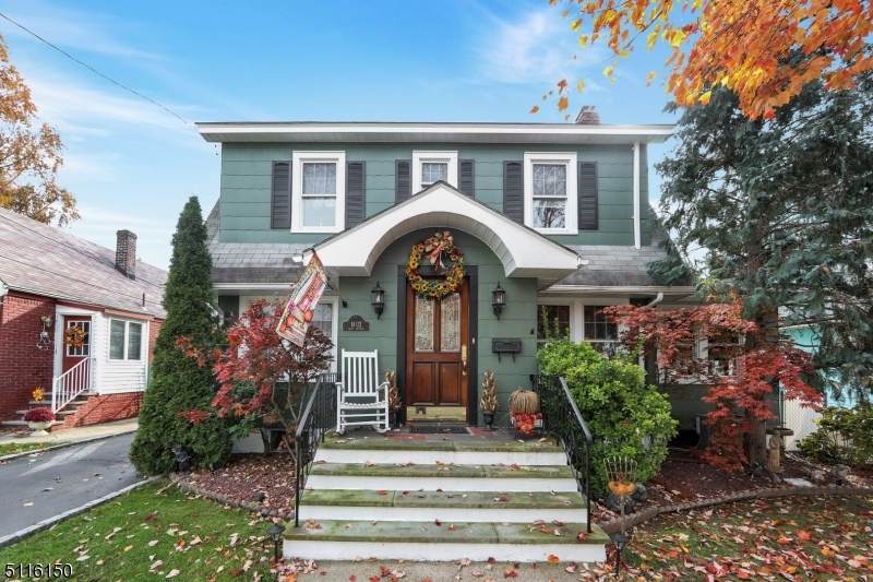 18 Ellis Ave - Photo 1