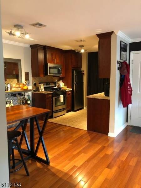 555 Grant St - Photo 1