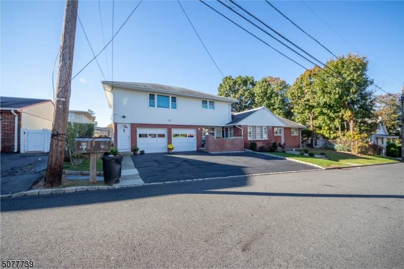61 Hillcrest Ave - Photo 1