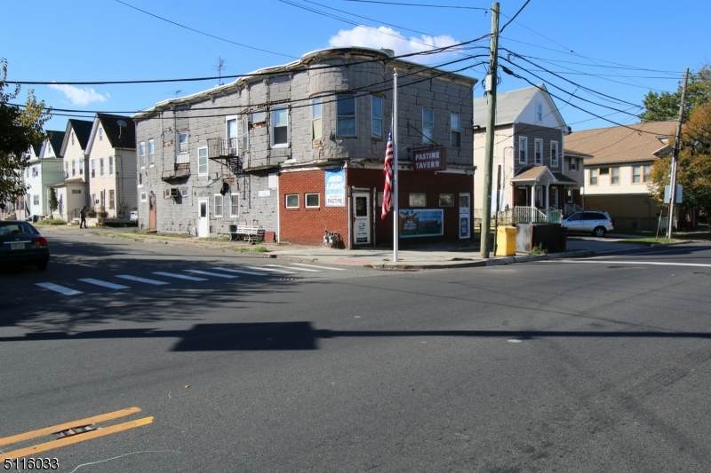 520 Bayway Ave - Photo 1