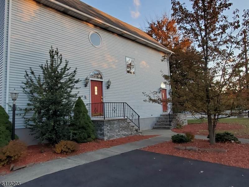 986 Mcbride Ave - Photo 1
