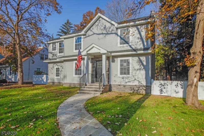 454 S Livingston Ave - Photo 1