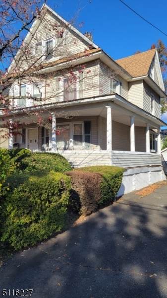 607 Spooner Ave - Photo 1