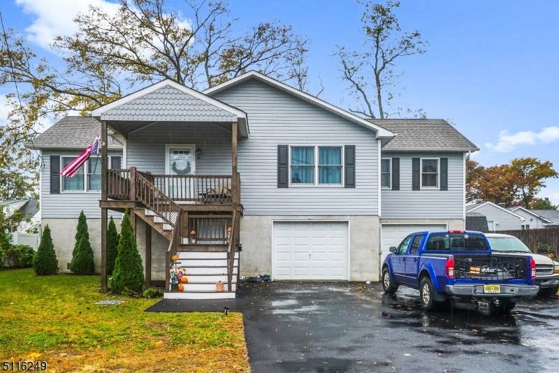 205 Ash St - Photo 1