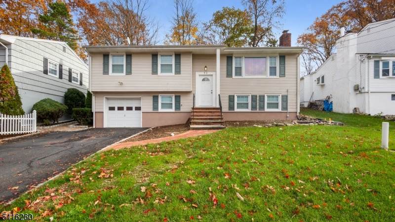 52 Walton Ave - Photo 1