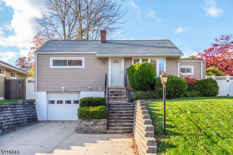 8 Lakeview Dr - Photo 1
