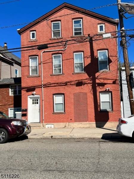 32 Charles St - Photo 1