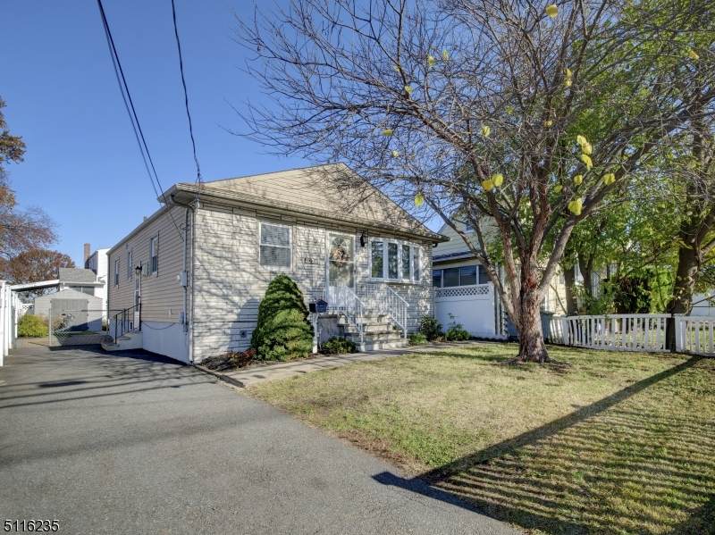 1034 Randolph Ave - Photo 1