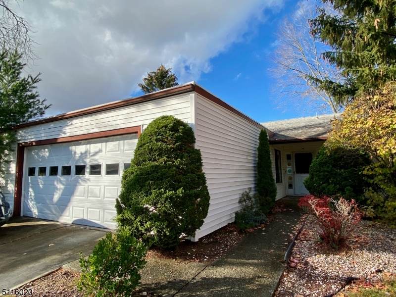 135 Chatham Dr - Photo 1
