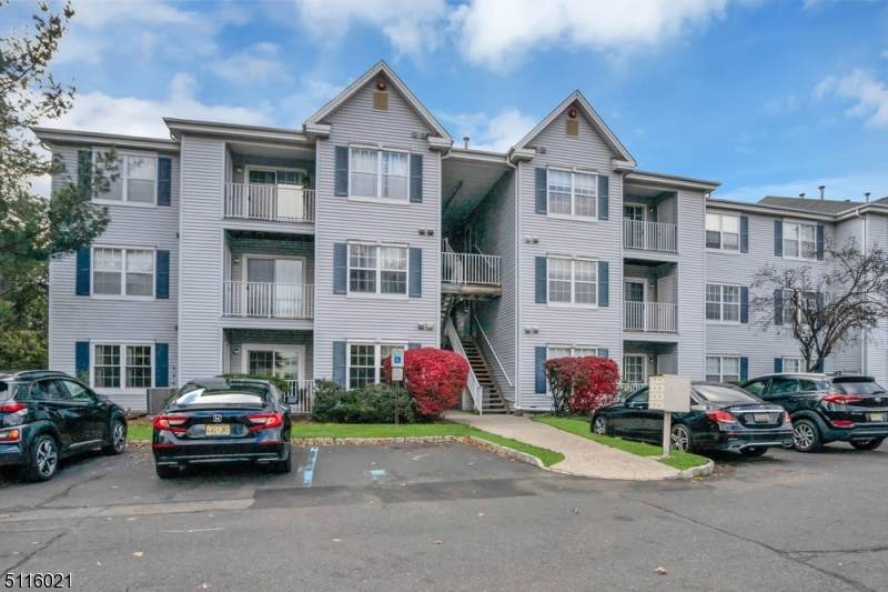 408 Stratford Pl - Photo 1