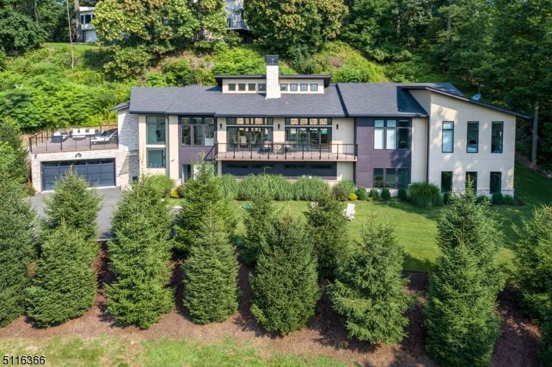 825 Johnston Dr - Photo 1