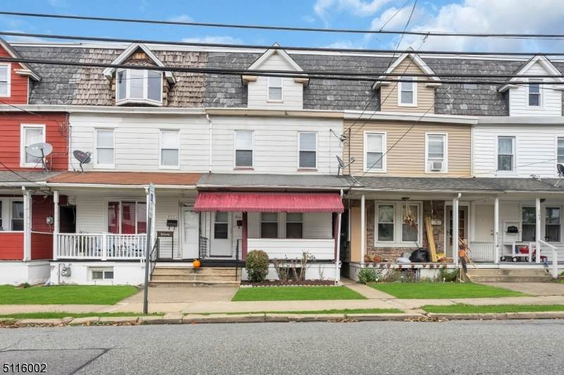 279 Lincoln St - Photo 1