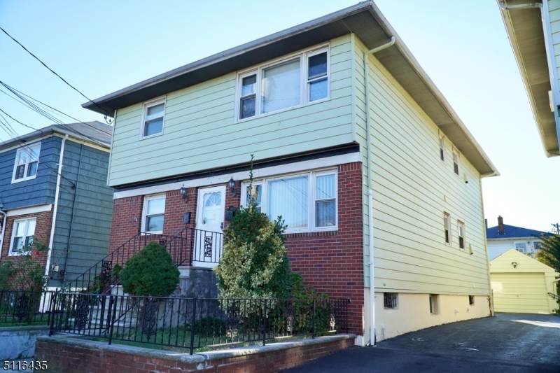326 Redcliffe St - Photo 1