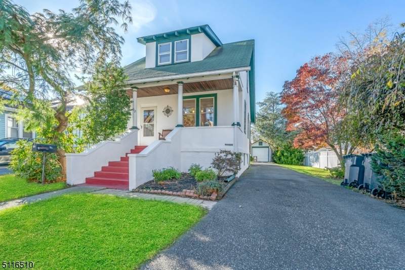 162 4Th St - Photo 1
